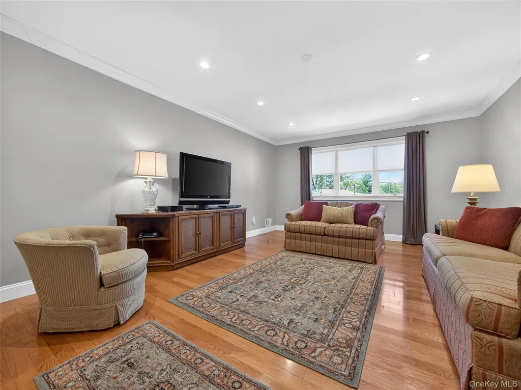 68 Bon Aire Circle Suffern NY 10901