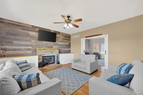 72 Brookside Lane Lagrangeville NY 12540