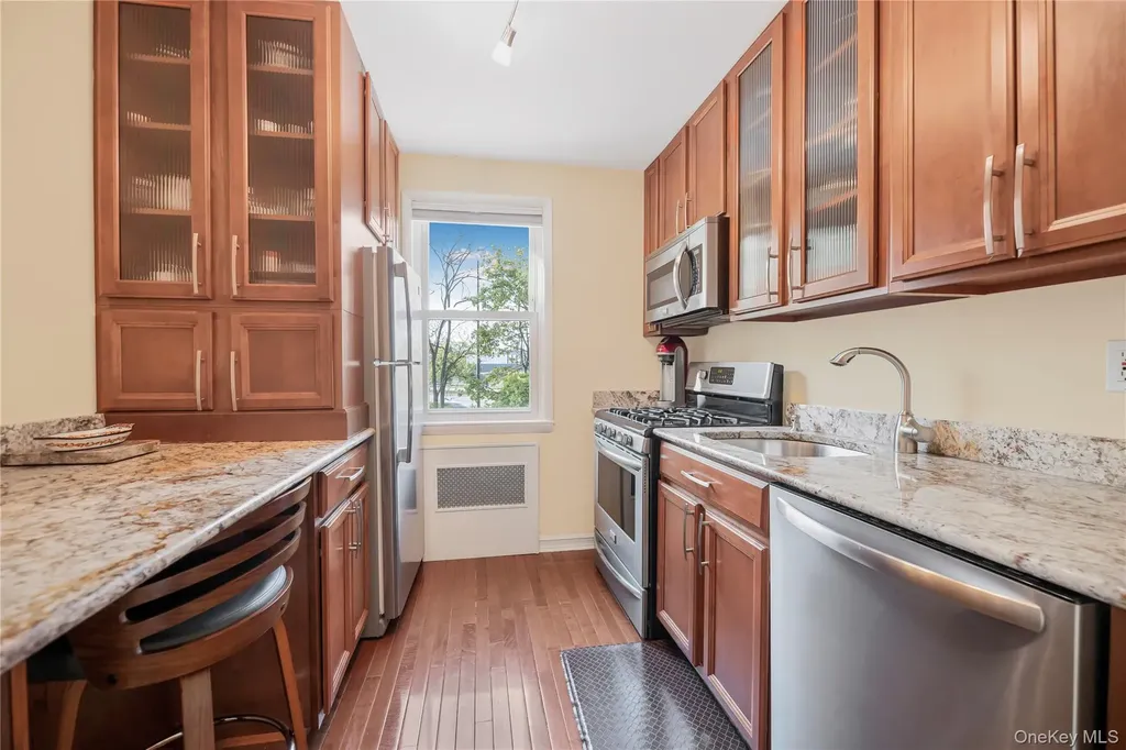 71 Lawrence Park Crescent Bronxville NY 10708