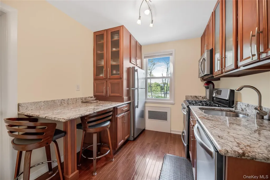 71 Lawrence Park Crescent Bronxville NY 10708