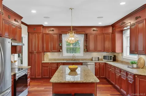 55 Twilight Lane Putnam Valley NY 10579
