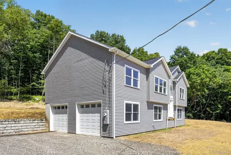 592 Ludingtonville Road Holmes NY 12531