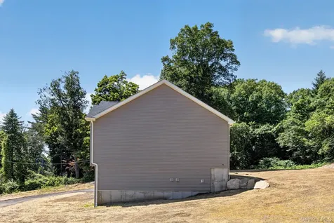 592 Ludingtonville Road Holmes NY 12531