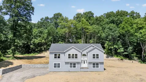 592 Ludingtonville Road Holmes NY 12531