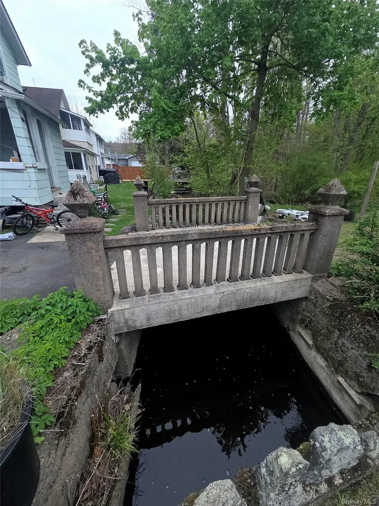 11 Eagle Valley Road Sloatsburg NY 10974
