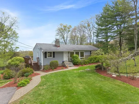 29 Hilltop Drive North Salem NY 10560
