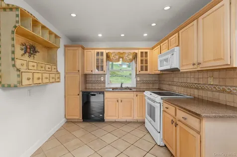 29 Hilltop Drive North Salem NY 10560