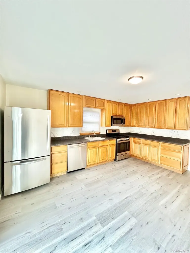 164 Rossiter Avenue Yonkers NY 10701