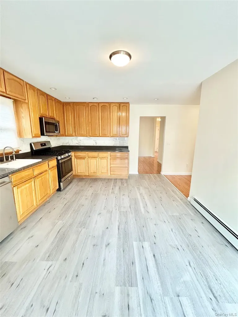 164 Rossiter Avenue Yonkers NY 10701