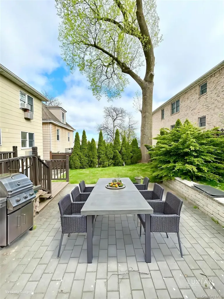 164 Rossiter Avenue Yonkers NY 10701