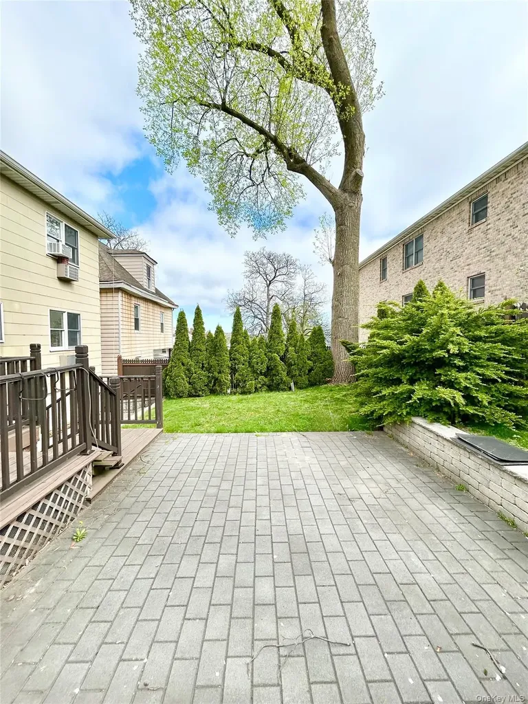 164 Rossiter Avenue Yonkers NY 10701