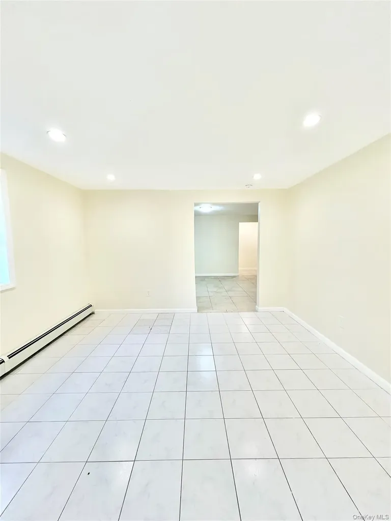 164 Rossiter Avenue Yonkers NY 10701