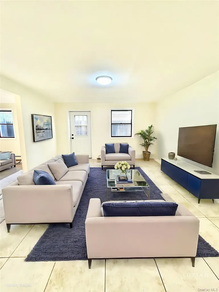 164 Rossiter Avenue Yonkers NY 10701