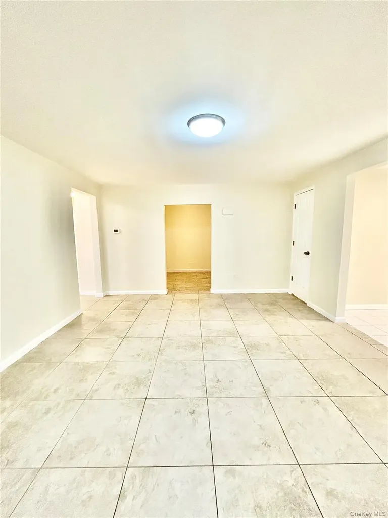 164 Rossiter Avenue Yonkers NY 10701