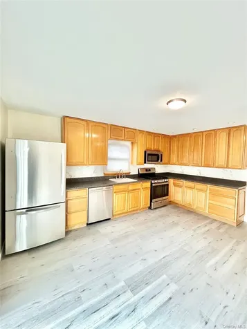164 Rossiter Avenue Yonkers NY 10701