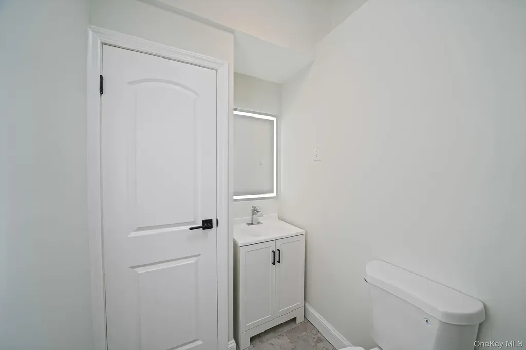 94 Rosemary Lane Centereach NY 11720