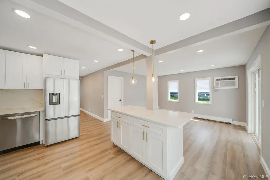 94 Rosemary Lane Centereach NY 11720