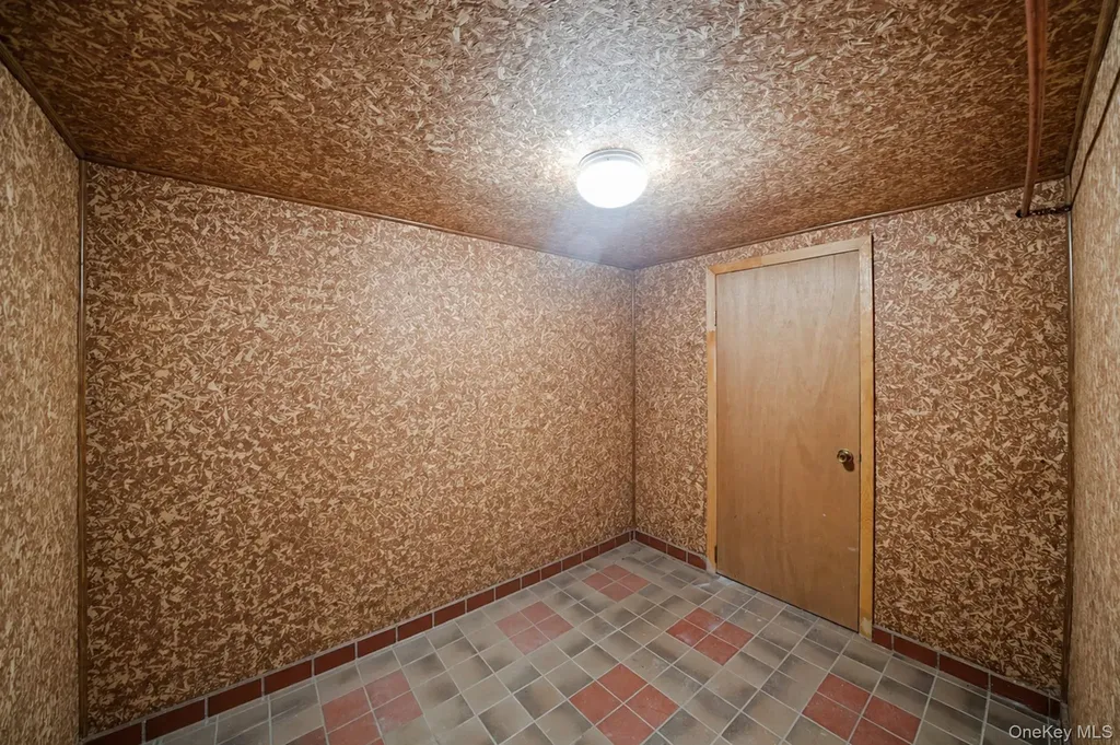 94 Rosemary Lane Centereach NY 11720