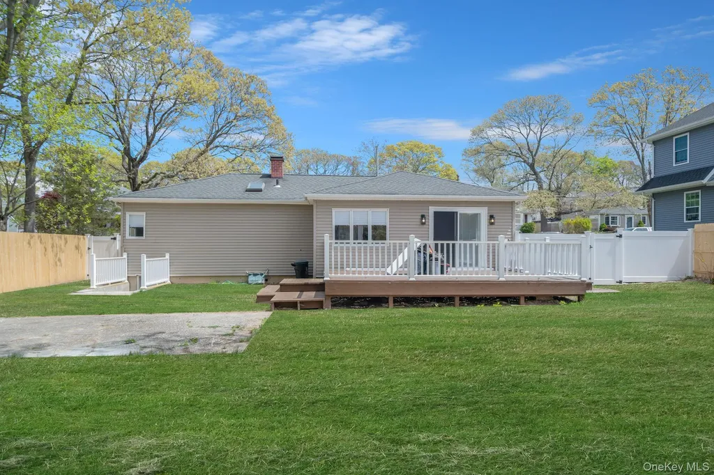 94 Rosemary Lane Centereach NY 11720