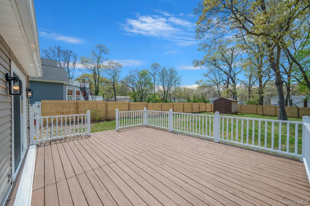 94 Rosemary Lane Centereach NY 11720