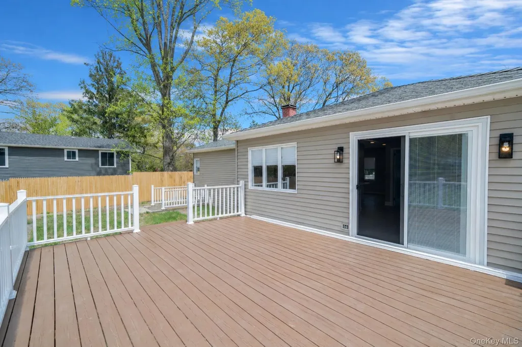 94 Rosemary Lane Centereach NY 11720
