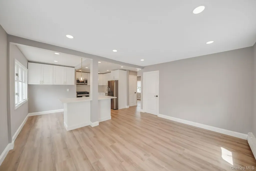 94 Rosemary Lane Centereach NY 11720