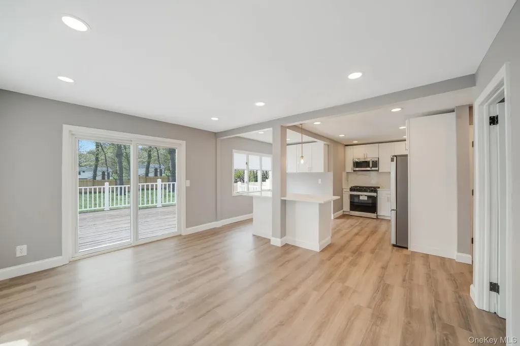 94 Rosemary Lane Centereach NY 11720