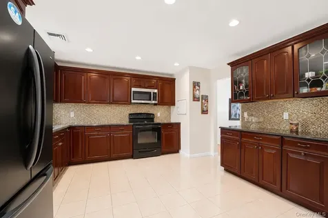 100 Fairmont Road Mahopac NY 10541