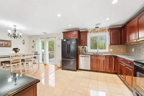 100 Fairmont Road Mahopac NY 10541
