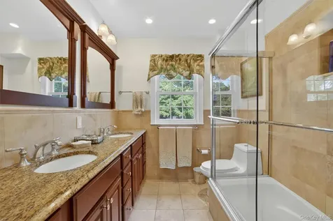 110 Park Drive Eastchester NY 10709