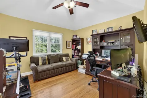 110 Park Drive Eastchester NY 10709