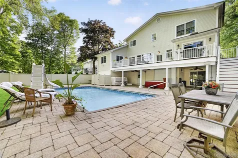 110 Park Drive Eastchester NY 10709