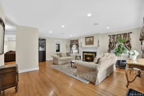 110 Park Drive Eastchester NY 10709