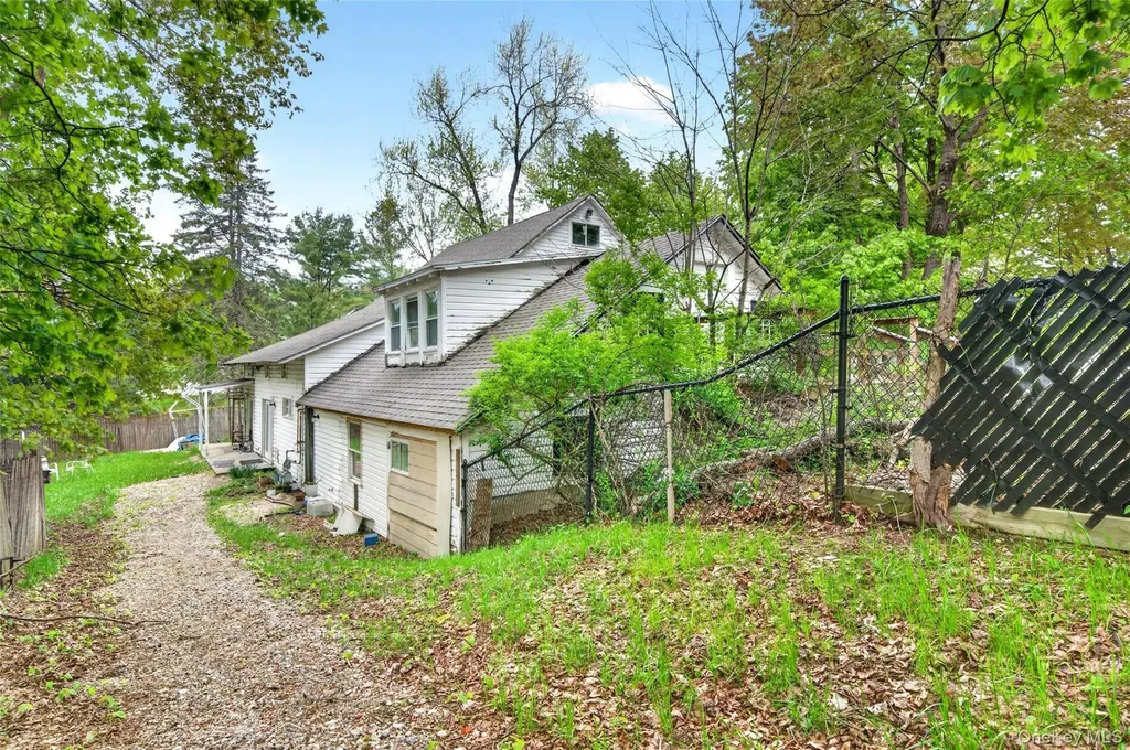 79 Quaker Hill Road Monroe NY 10950