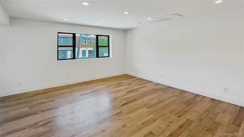 3104 28th Avenue Astoria NY 11102