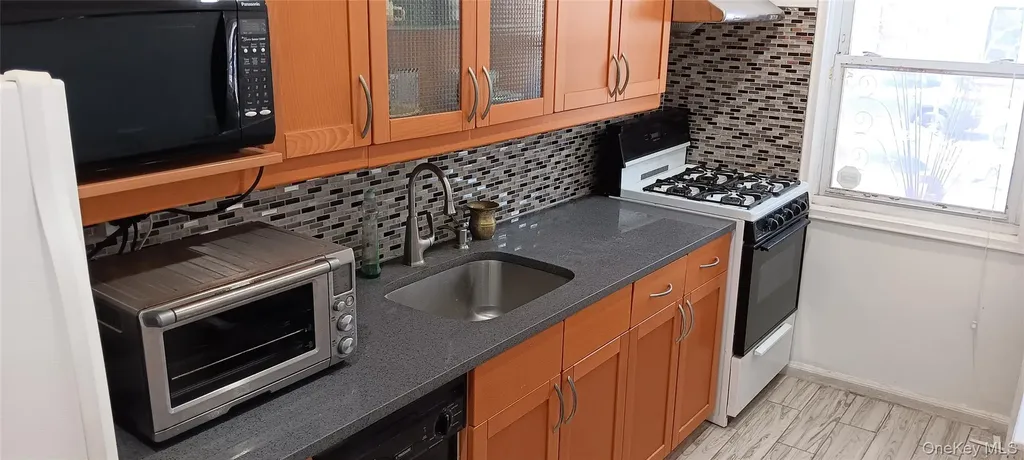 13824 68th Drive Flushing NY 11367