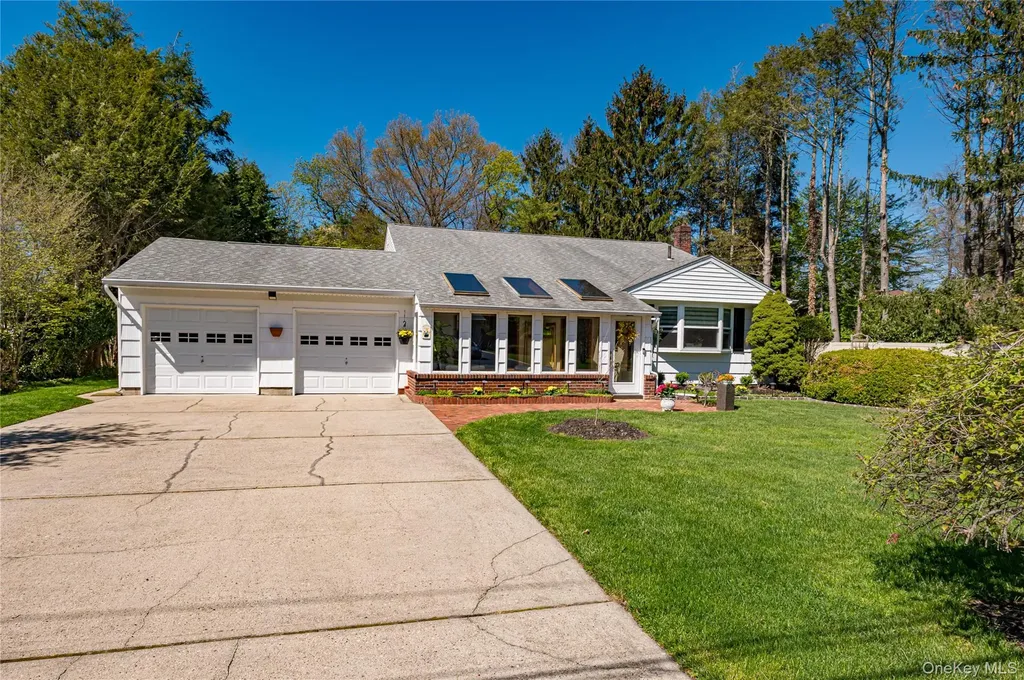 23 Clearbrook Drive Smithtown NY 11787