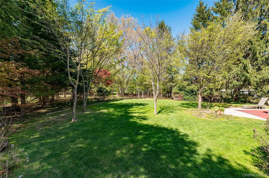 23 Clearbrook Drive Smithtown NY 11787