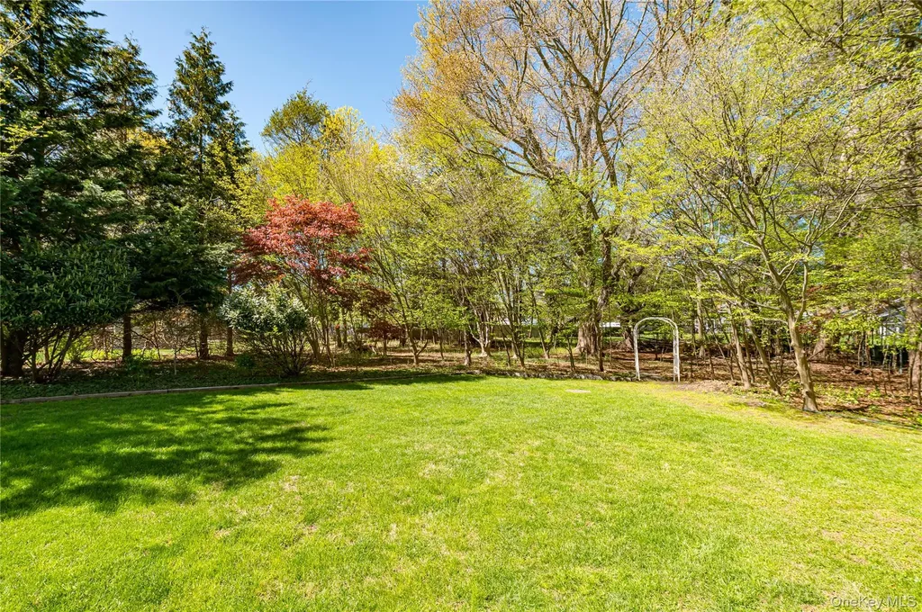 23 Clearbrook Drive Smithtown NY 11787