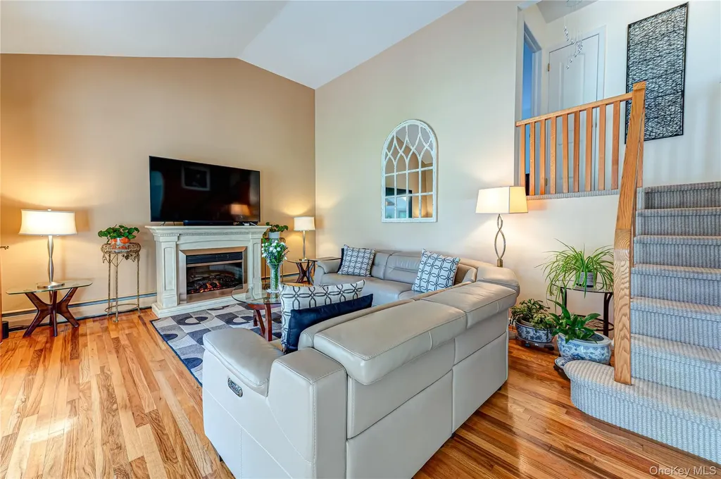 23 Clearbrook Drive Smithtown NY 11787