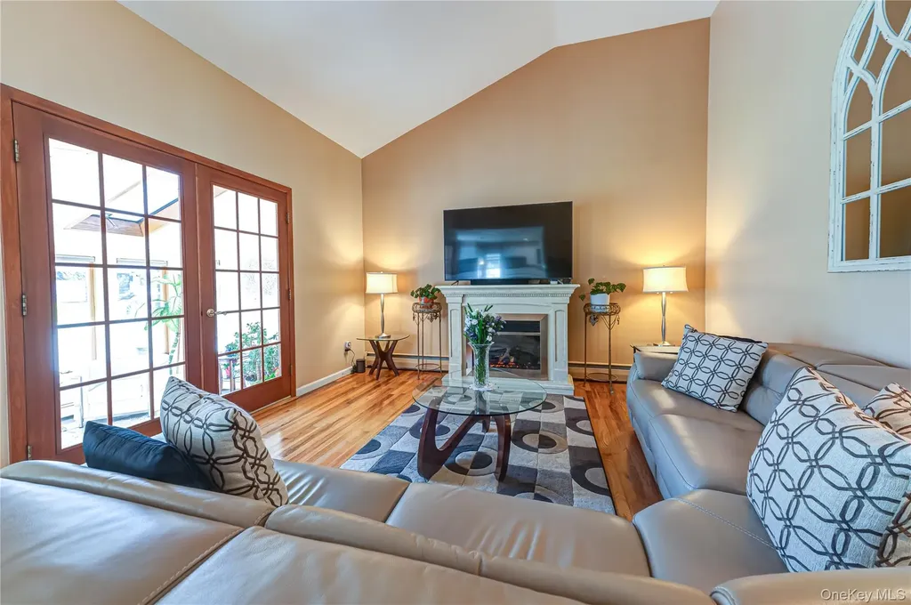 23 Clearbrook Drive Smithtown NY 11787