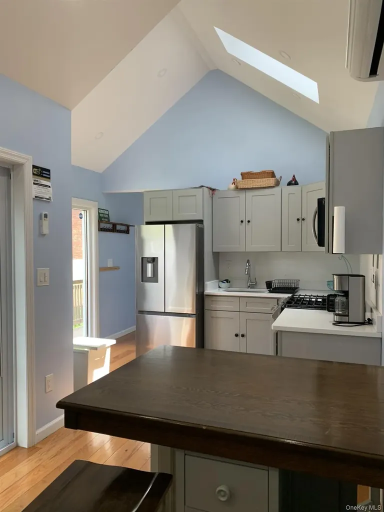 10019 Avenue N Brooklyn NY 11236