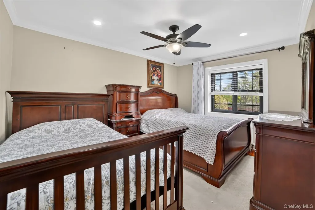 2 Field End Lane Eastchester NY 10709