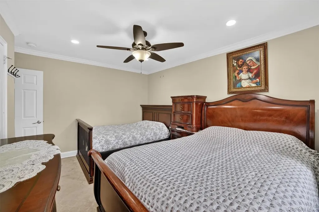 2 Field End Lane Eastchester NY 10709