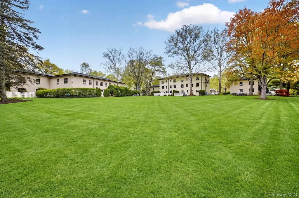 2 Field End Lane Eastchester NY 10709