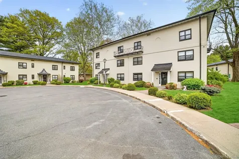 2 Field End Lane Eastchester NY 10709
