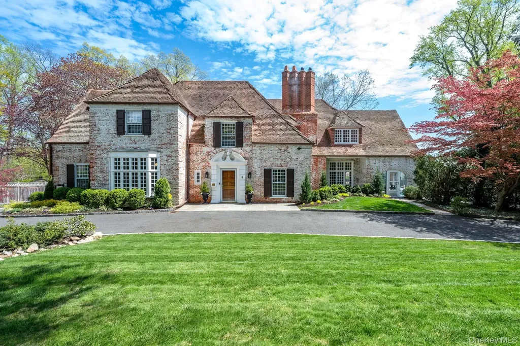8 Rittenhouse Road Bronxville NY 10708