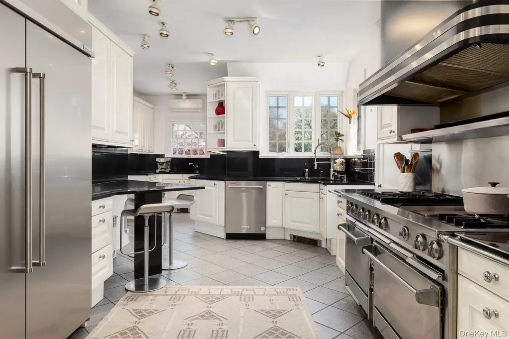 8 Rittenhouse Road Bronxville NY 10708