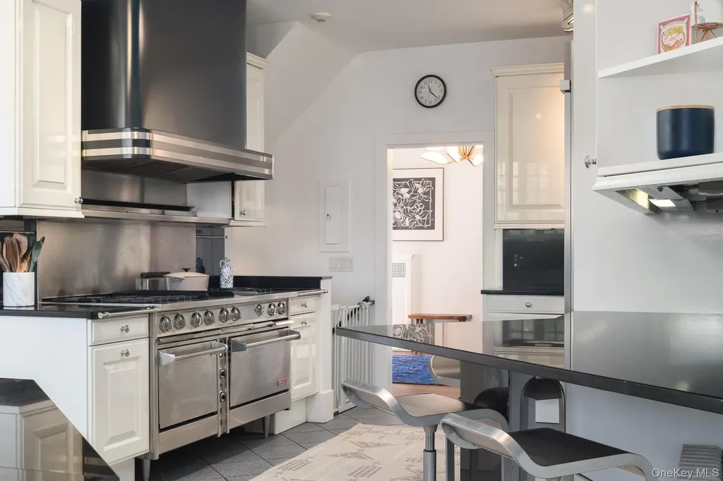 8 Rittenhouse Road Bronxville NY 10708