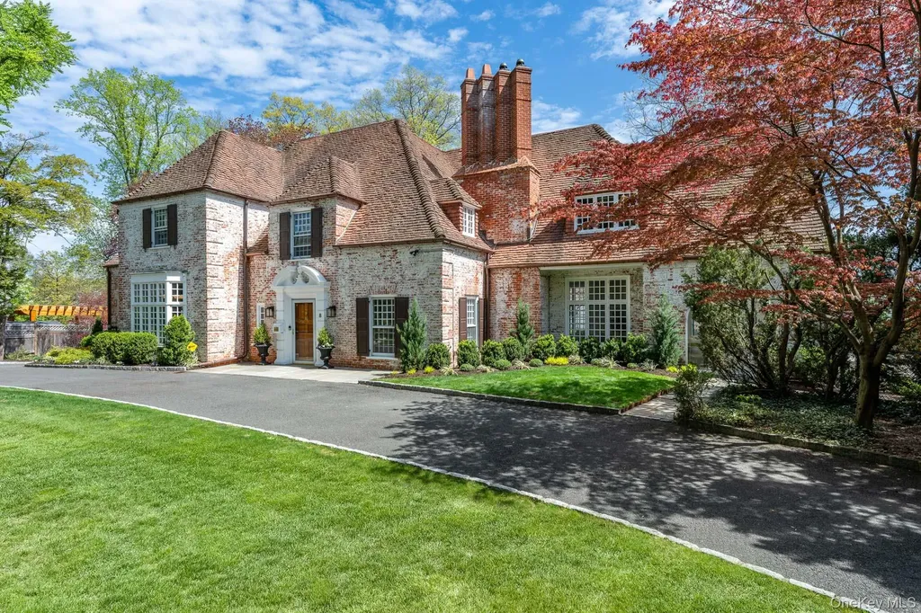 8 Rittenhouse Road Bronxville NY 10708